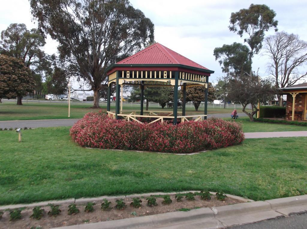 וואגה וואגה Quality Inn Carriage House מראה חיצוני תמונה